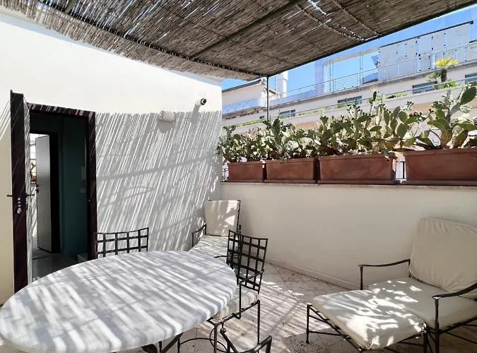 - Intendenza21 アパート *